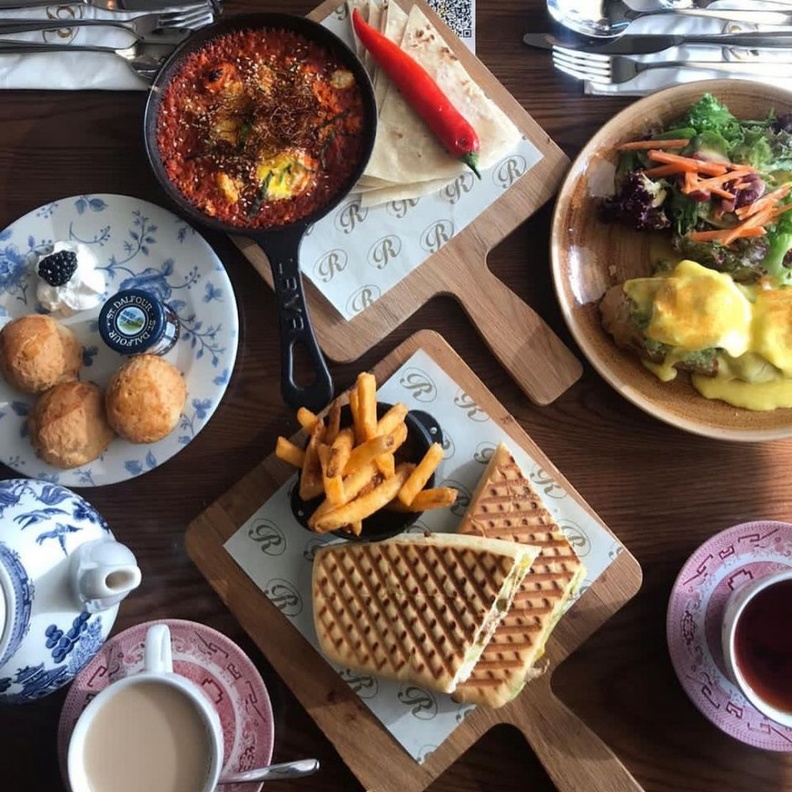 خيارات شهية وطاولة مميزة من أجل الاحتفال بعيد الأب في مطعم ريشو