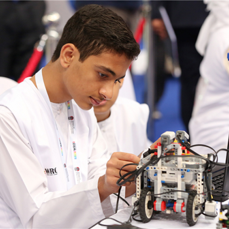 دائرة التعليم والمعرفة تفتح باب التسجيل في المسابقة الوطنية لأولمبياد الروبوت العالمي