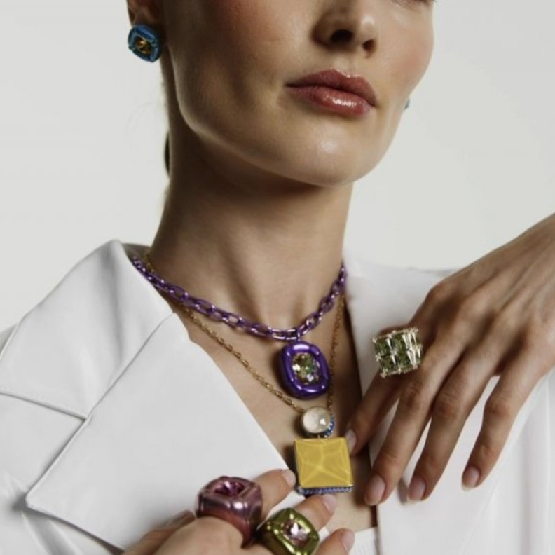  Swarovski ​​​​​​​