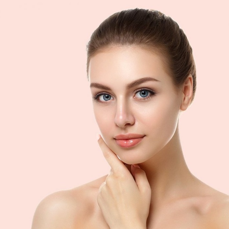  وصفات طبيعية لإزالة حب الشباب بوقت قصير في الصيف