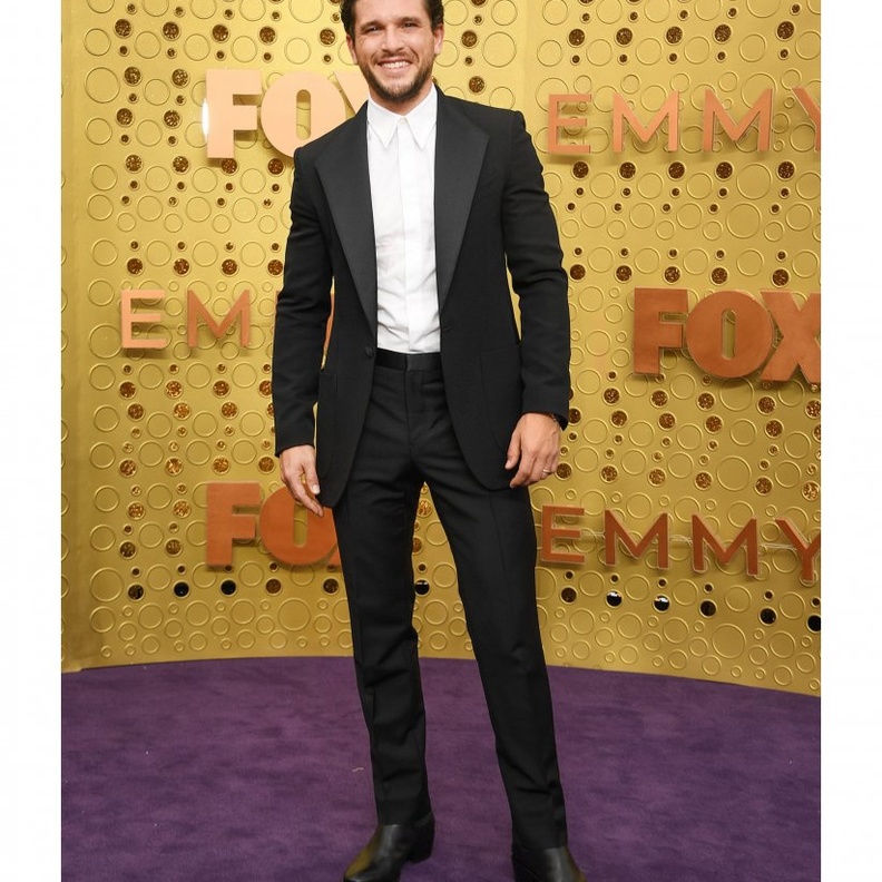 تنسيق اطلالات البدلة الرسمية لعيد الاب على طريقة نجوم هوليوود