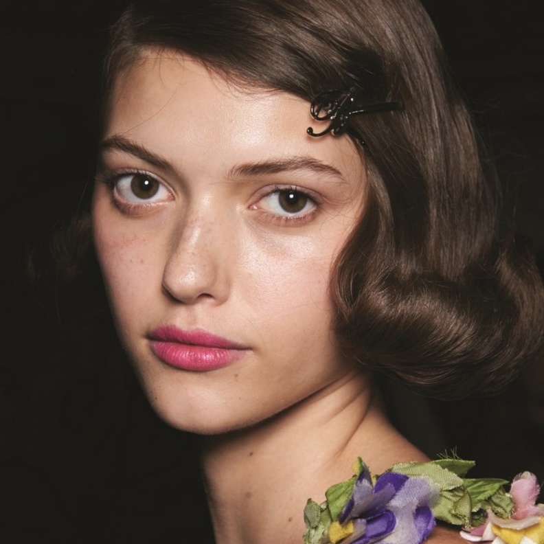 عارضة دار Blumarine