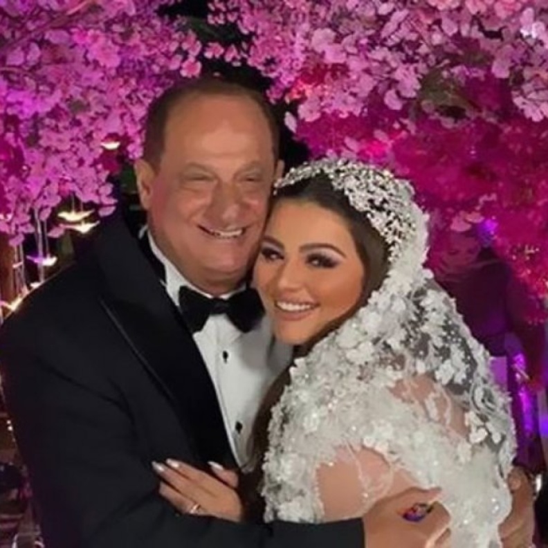  هنادي مهنا مع ابيها في الزفاف