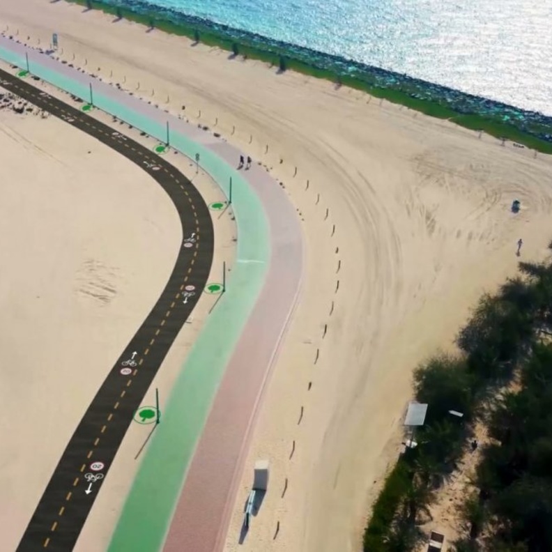 بتوجيهات حمدان بن محمد .. الطرق والمواصلات تنفِّذ مساراً للدراجات الهوائية على شاطئ جميرا