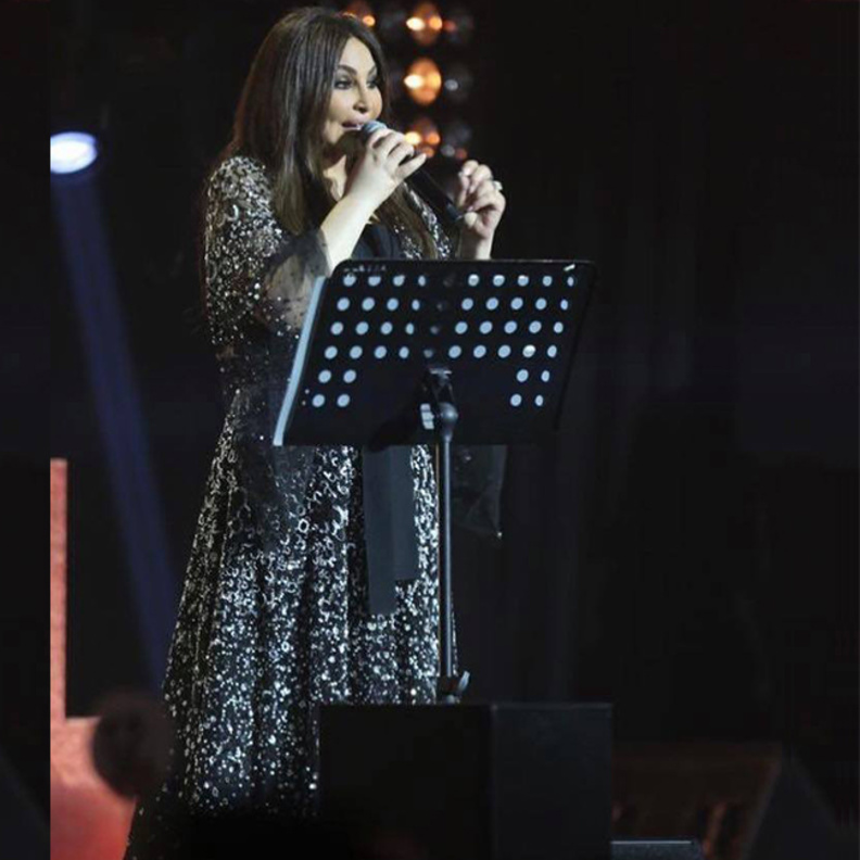 اطلالة النجمة اليسا وفي غاية الاناقة يفستان مطرز وفاخر بتوقيع Elie Saab