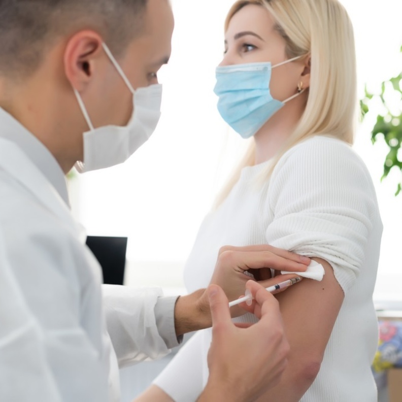 دواء كورونا الجديد يعالج تحورات الفيروس