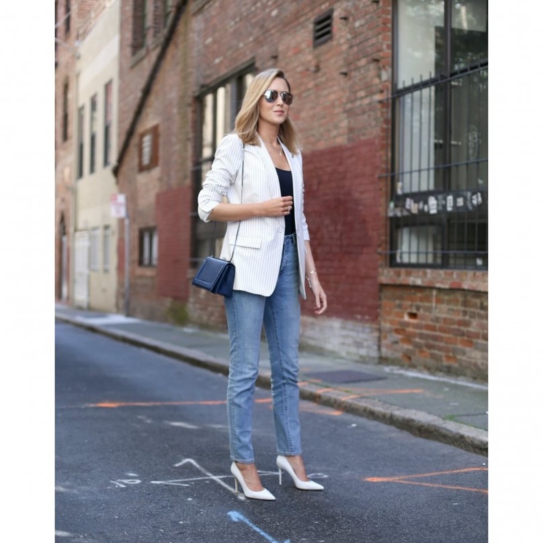 افكار لتنسيق البليزر الابيض لمختلف اطلالات الصيف