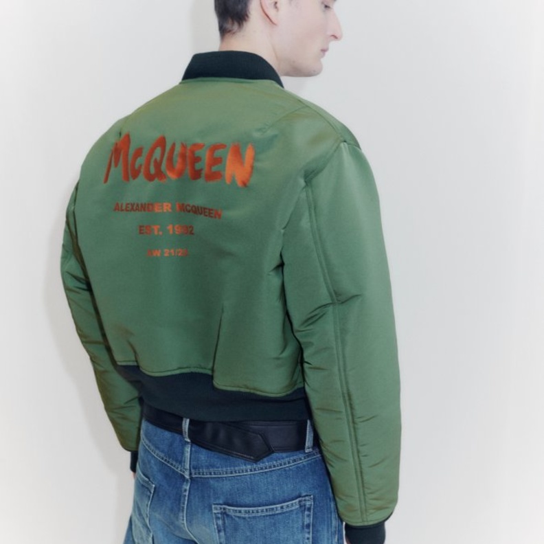 تشكيلة ألكسندر ماكوين من الأزياء الرجالية خريف وشتاء 2021