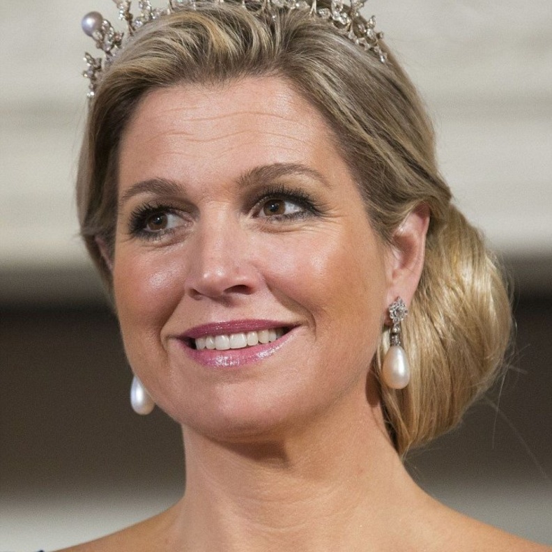  الملكة ماكسيما تتألق بتاج Antique Pearl Tiara المزين بأحجار اللؤلؤ المثالية