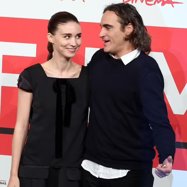 واكين فينيكس وروني مارا