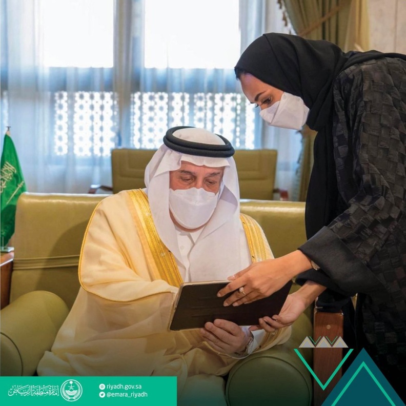  أمير الرياض يدشن جمعية دماؤنا صدقة ويطلق حملة اليوم نحييها  من حساب إمارة منطقة الرياض على تويتر