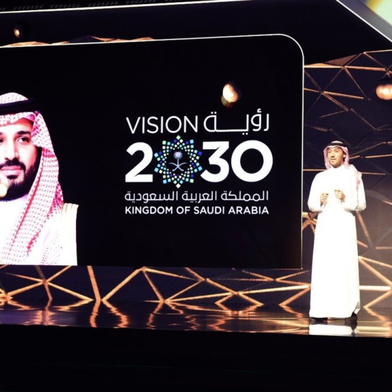 وزير الرياضة يطلق منصة نافس لتراخيص الأندية والاكاديميات والصالات الرياضية - الصورة الرئيسية من حساب وزير الرياضة على تويتر