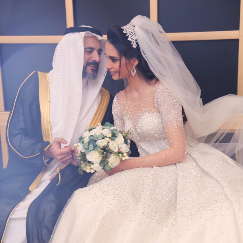  لقطة لعروسين من المصورة السعوديه منيره السيف