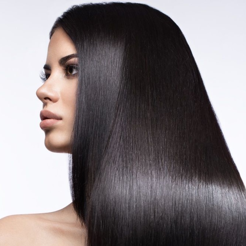 كيفية الحصول على شعر لامع في الصيف