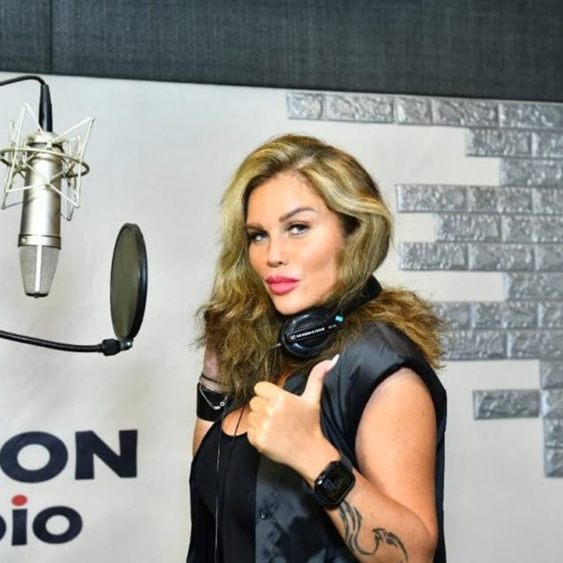 الفنانة نيكول سابا