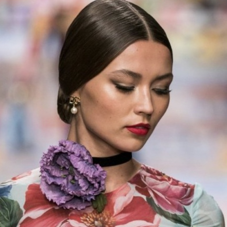تسريحات شعر يومية مع الكعكة المنخفضة من دار Dolce & Gabbana 2021