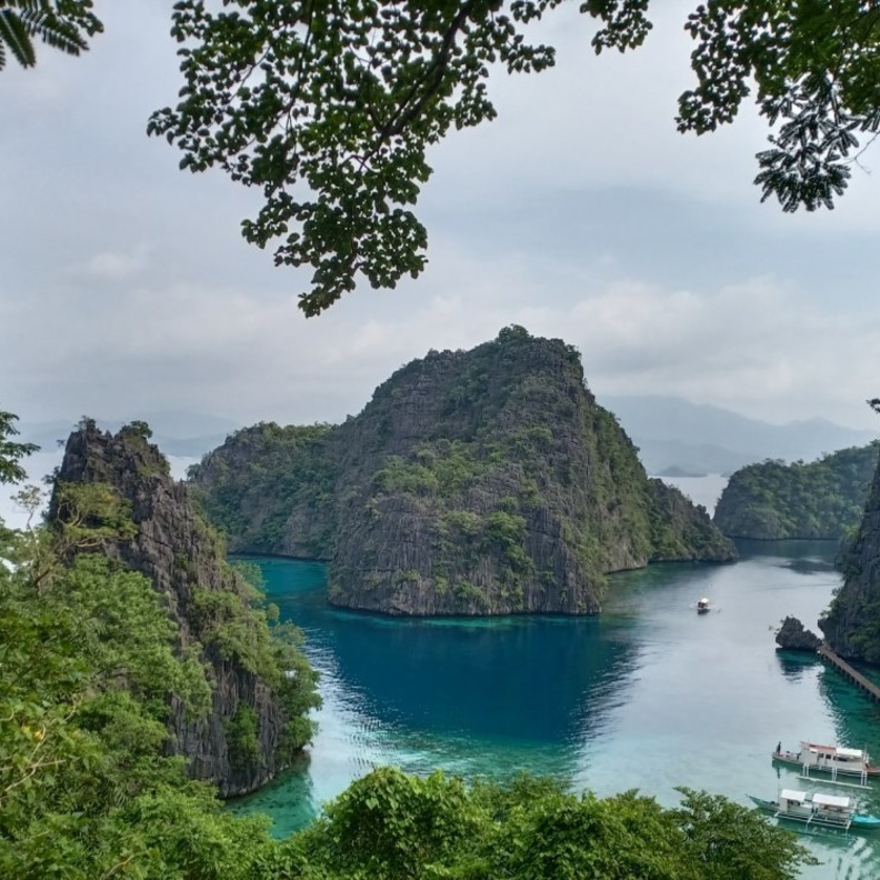 بحيرة كايانجان Kayangan Lake Miraluna Becher