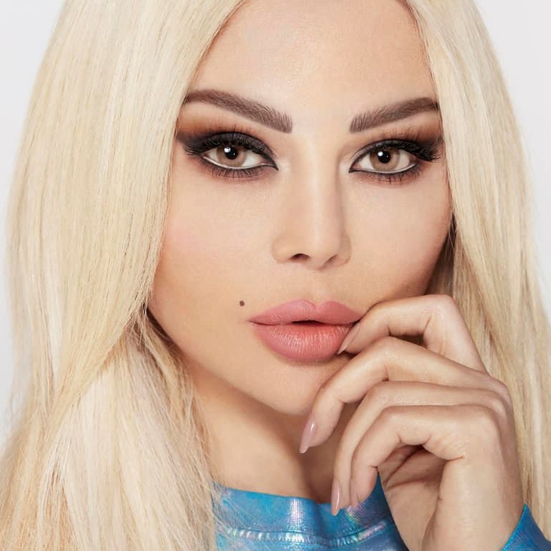  صبغات شعر هيفاء وهبي باللون الاشقر من حسابها على انستغرام