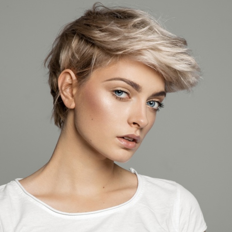  قصات شعر تجعلك تبدين اصغر في السن