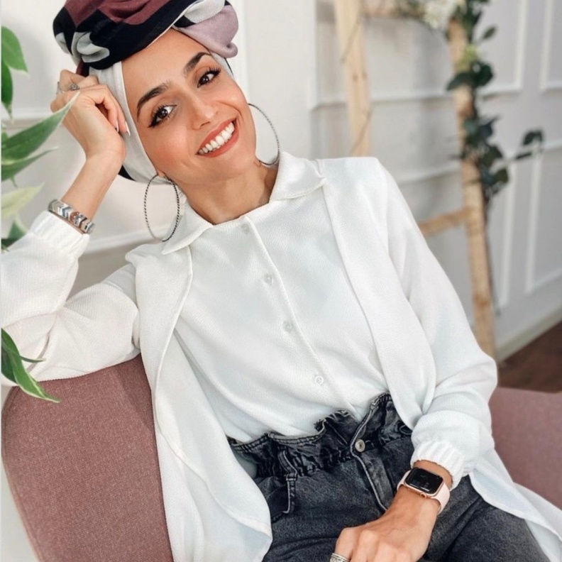  موديلات ملابس محجبات كاجوال مستوحاة من اطلالات غادة عثمان