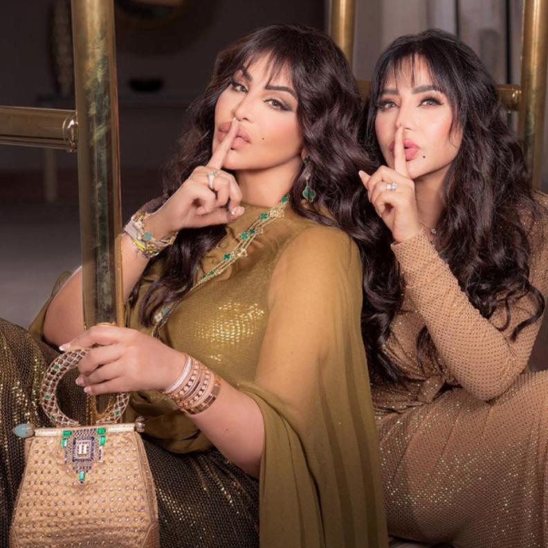 إختارت لجين فستاناً طويلاً من مجموعة ألكسندر فوتييه باللون البيج- الصورة من انستقرام