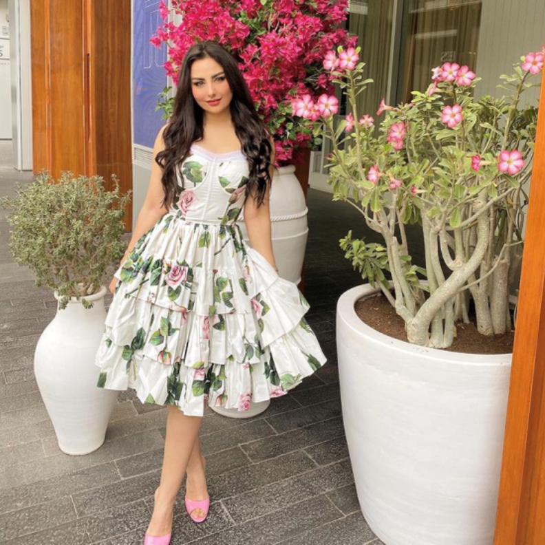 من مجموعة دولتشي أند غابانا تختار سهير القيسي أجمل التصاميم الـA line