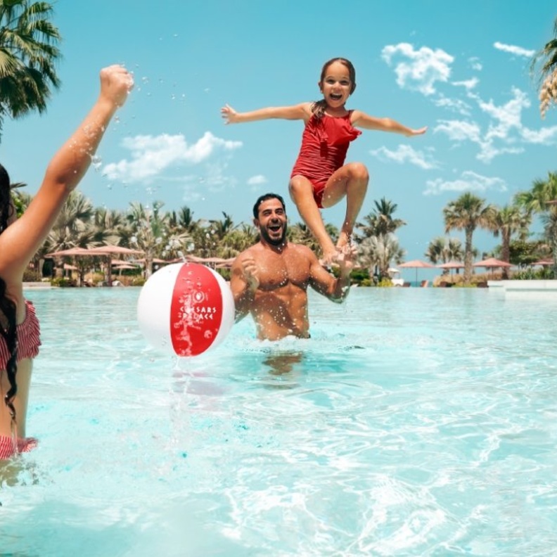 سيزرز بالاس دبي يقدم عدداً من العروض المميزة لموسم الصيف