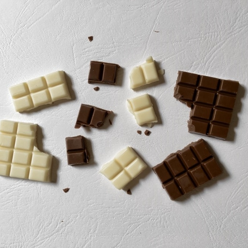 أيهما أفضل الشوكولاته الحلوة أم الشوكولاتة المره