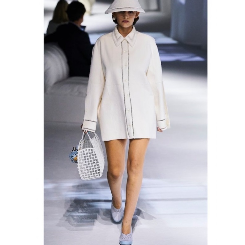 صيحة الشراشيب مع الدانتيل الجذاب بفستان شبابي من Ermanno Scervino