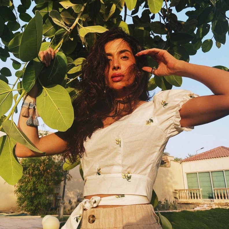 العارضة فتون الجار الله بعدسة تهاني الجار الله@ftoonaljarallah