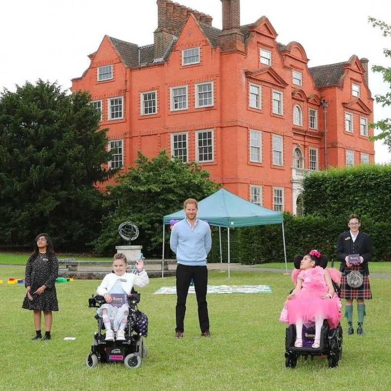  الأمير هاري يشارك في حفل مؤسسة WellChild 