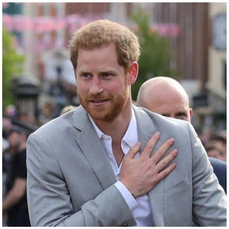 الأمير هاري يرغب في التصالح مع عائلته ويعترف بوقوعه في أخطاء