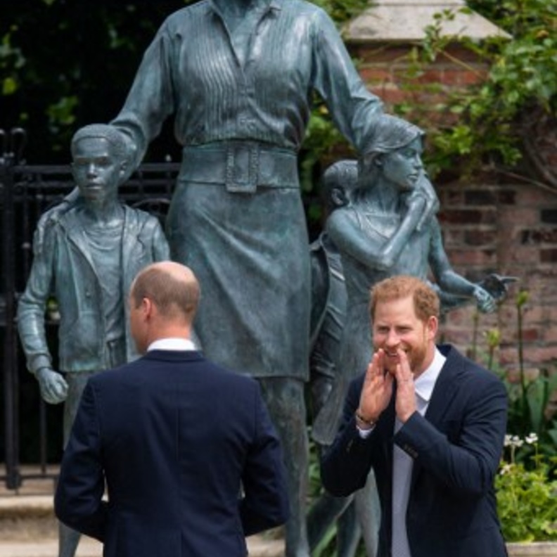 ما بين توتر وتألق.. لغة الجسد تكشف مفاجآت في حفل إزاحة الستار عن تمثال الأميرة ديانا