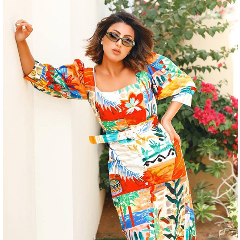 اطلالات صيفية بالفستان المزخرف من وحي دانة الطويرش- الصورة من حسابها على انستغرام