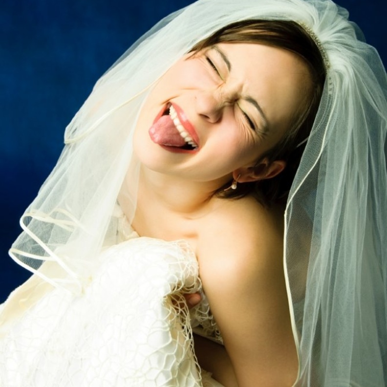 عروس تضع قائمة شروط قاسية لوصيفات الشرف قبل حفل الزفاف-shutterstock