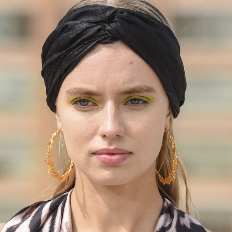 رسمات مكياج ملونة لرحلات السفر من وحي دار Bronx and Banco