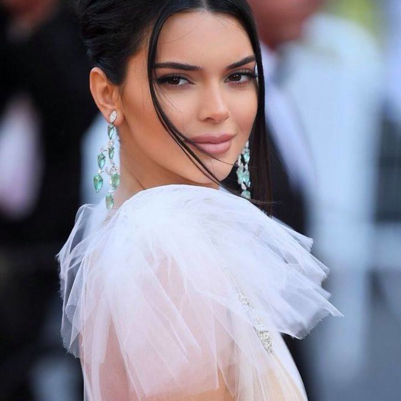 رسمات ظلال برونزية من وحي kendall Jenner- الصورة من حسابها على انستغرام