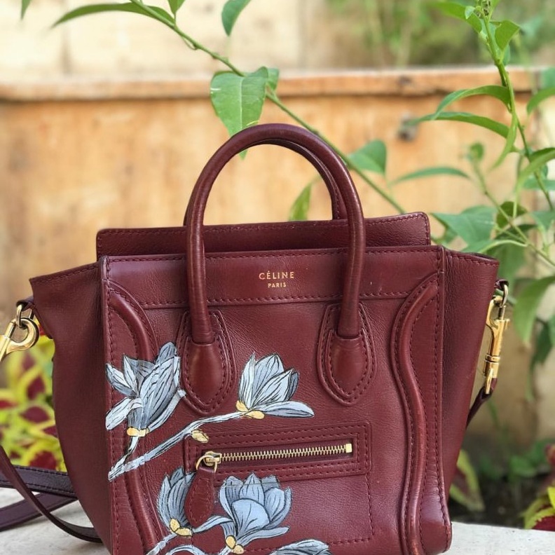 رسم الرسامة هالة على الحقائب المصدر انستقرام هالة الصالح