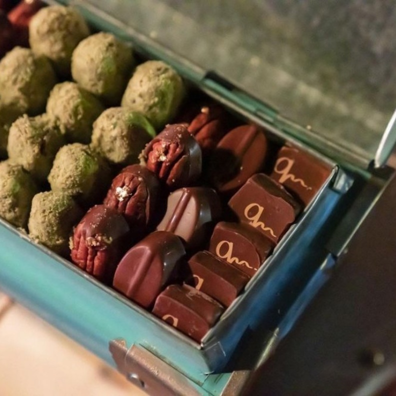 قطعة ساحرة من الشوكولاتة من Hańoverian. 