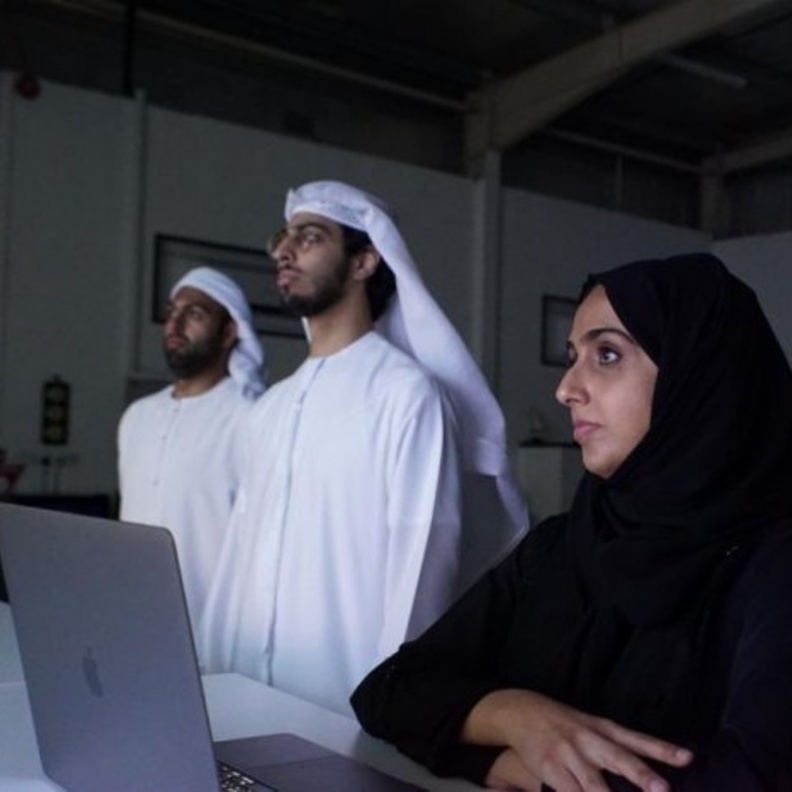 إنجاز إماراتي.. إطلاق أول قمر اصطناعي إماراتي لتتبع الحياة البرية