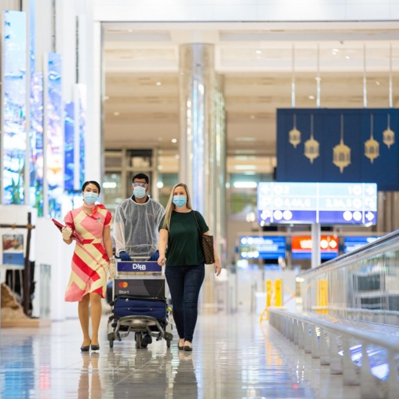 الإمارات للعطلات تعلن عن خدمة سريعة وآمنة في مطار دبي الدولي صوره من اخبار الامارات