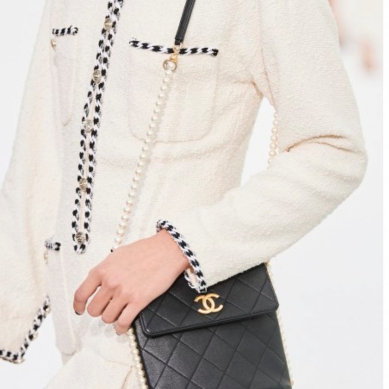 موديلات شنط يد سوداء من عروض 2021 لاطلالاتك في عيد الاضحى