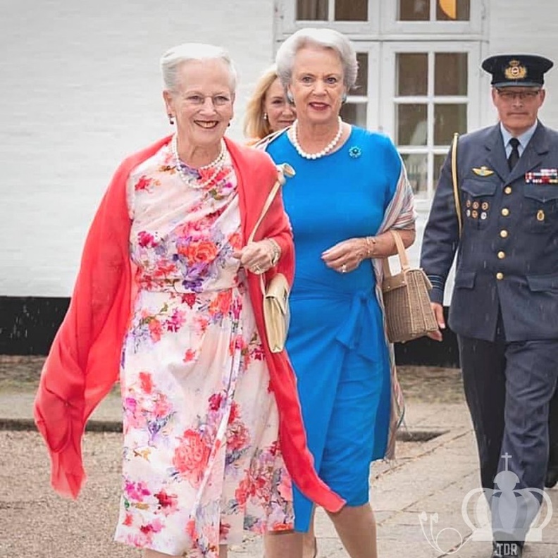 الملكة مارغريت تستضيف حفل استقبال في قلعة غراستين