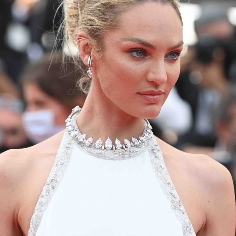 كانديس سوانبويل    Candice Swanepoelبمجوهرات ميسيكا Messika