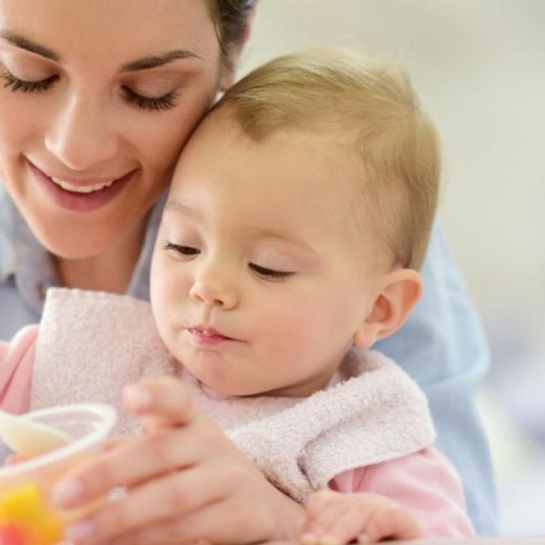 متى يبدأ الطفل تناول اللحوم وما هي فوائدها لجسمه