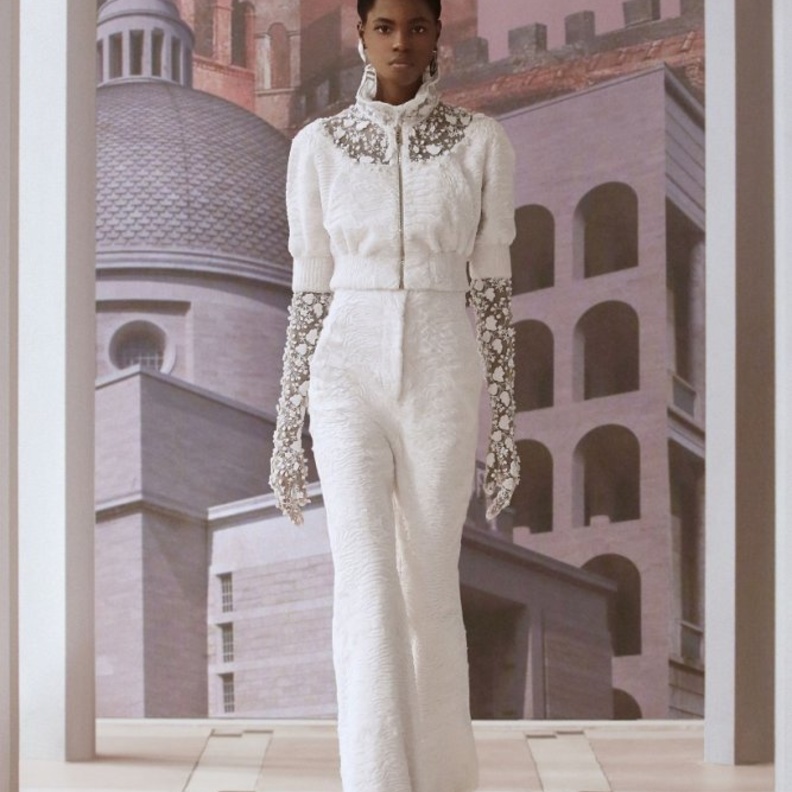  بدلات لعقد القران @fendi