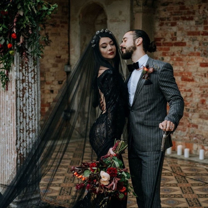  طلب غير منطقي من عروس لضيوف حفل زفافها!! felicitywestmacott