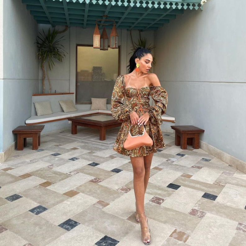 سلمى أبو ضيف بدت ساحرة بفستان قصير من مجموعة French Dandy