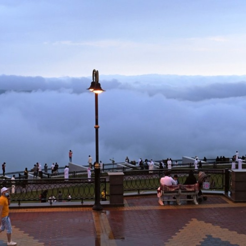 تمتع بجولة فوق السحاب في ممشى الضباب - المصدر وكالة الأنباء السعودية