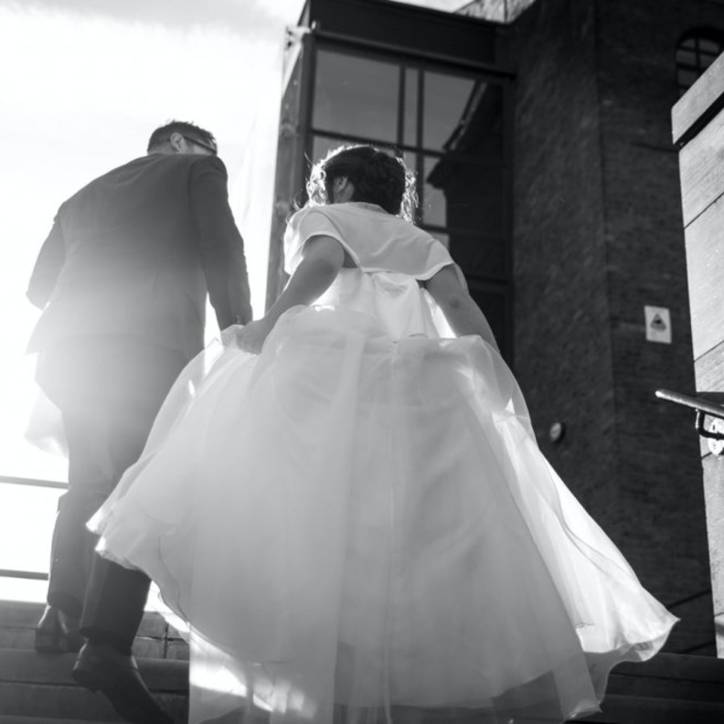  انشغال والد العروس وغيابه معظم الوقت Natalie Thornley